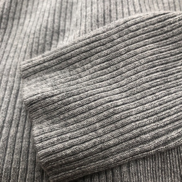 URBAN HERITAGE, size medium turtleneck ribbed shirt, new or like new - Picture 2 of 5